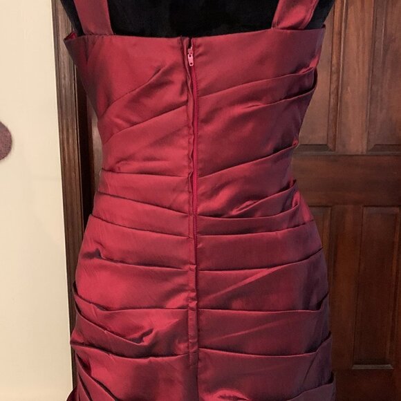 Elegant Designer Formal Dress w/ Coat – Holiday & Wedding Ready! - Picture 5 of 13